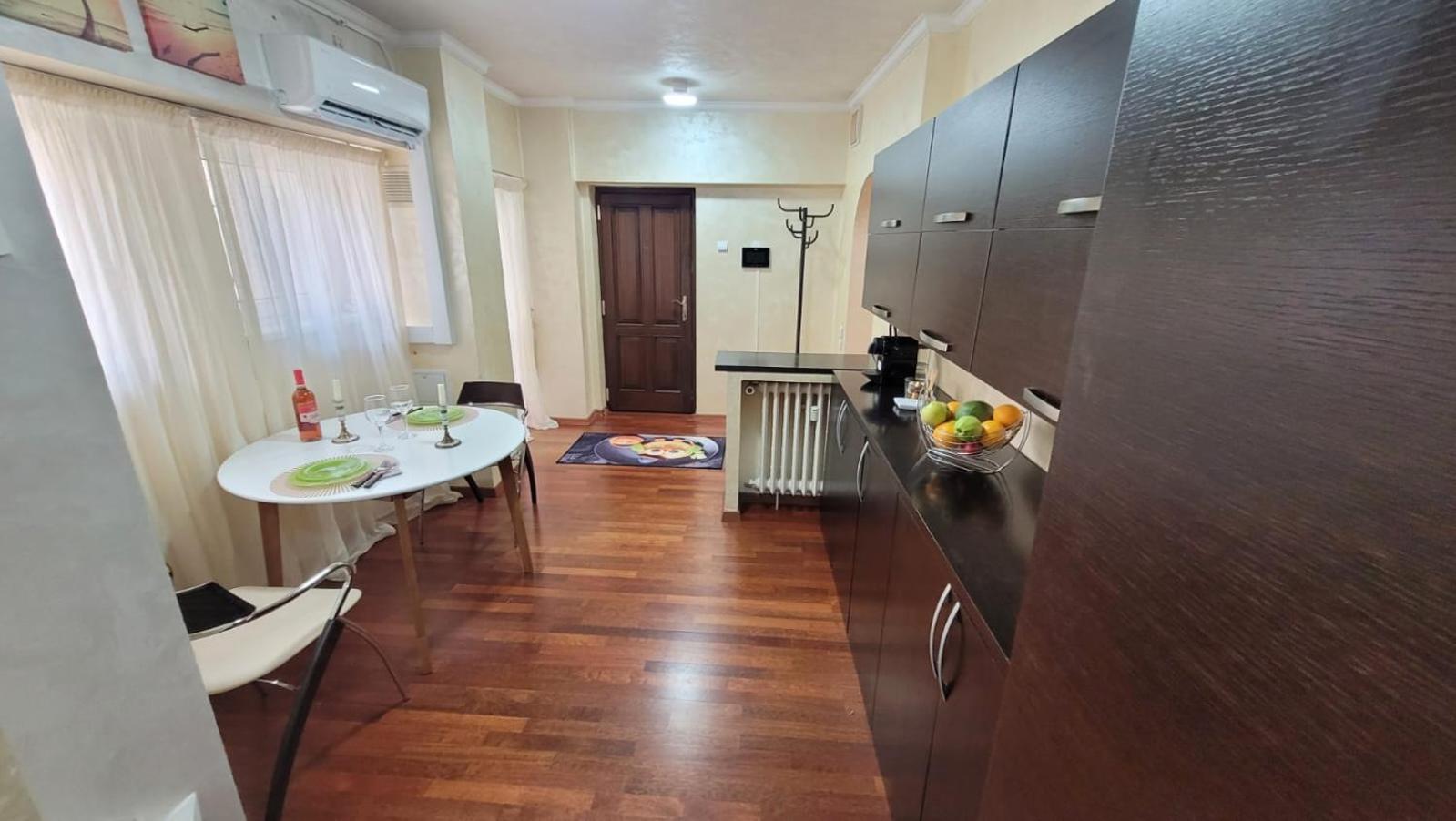 Downtown Top Apartments Bucureşti Ngoại thất bức ảnh
